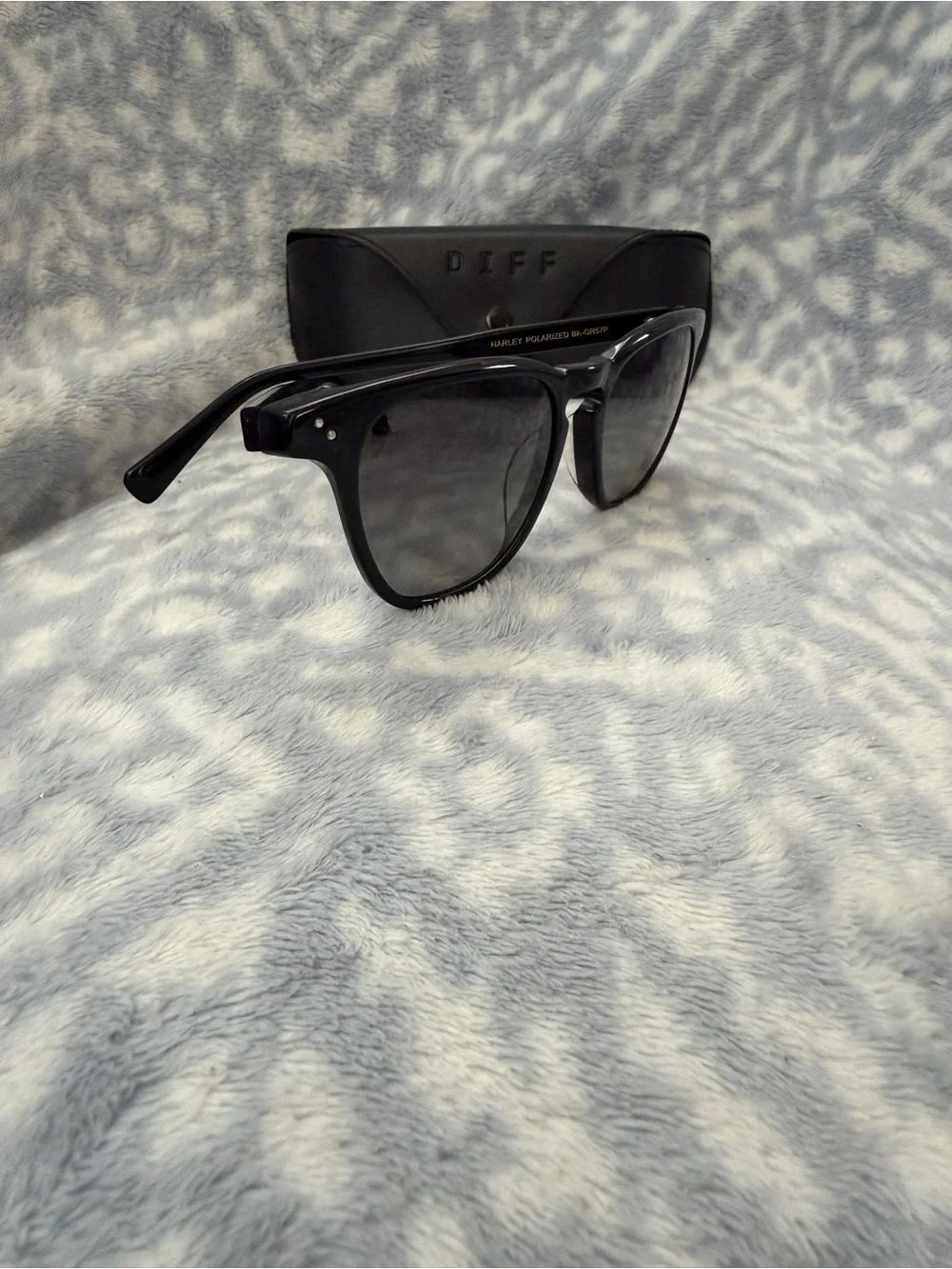 DIFF Black Polarized Sunglasses